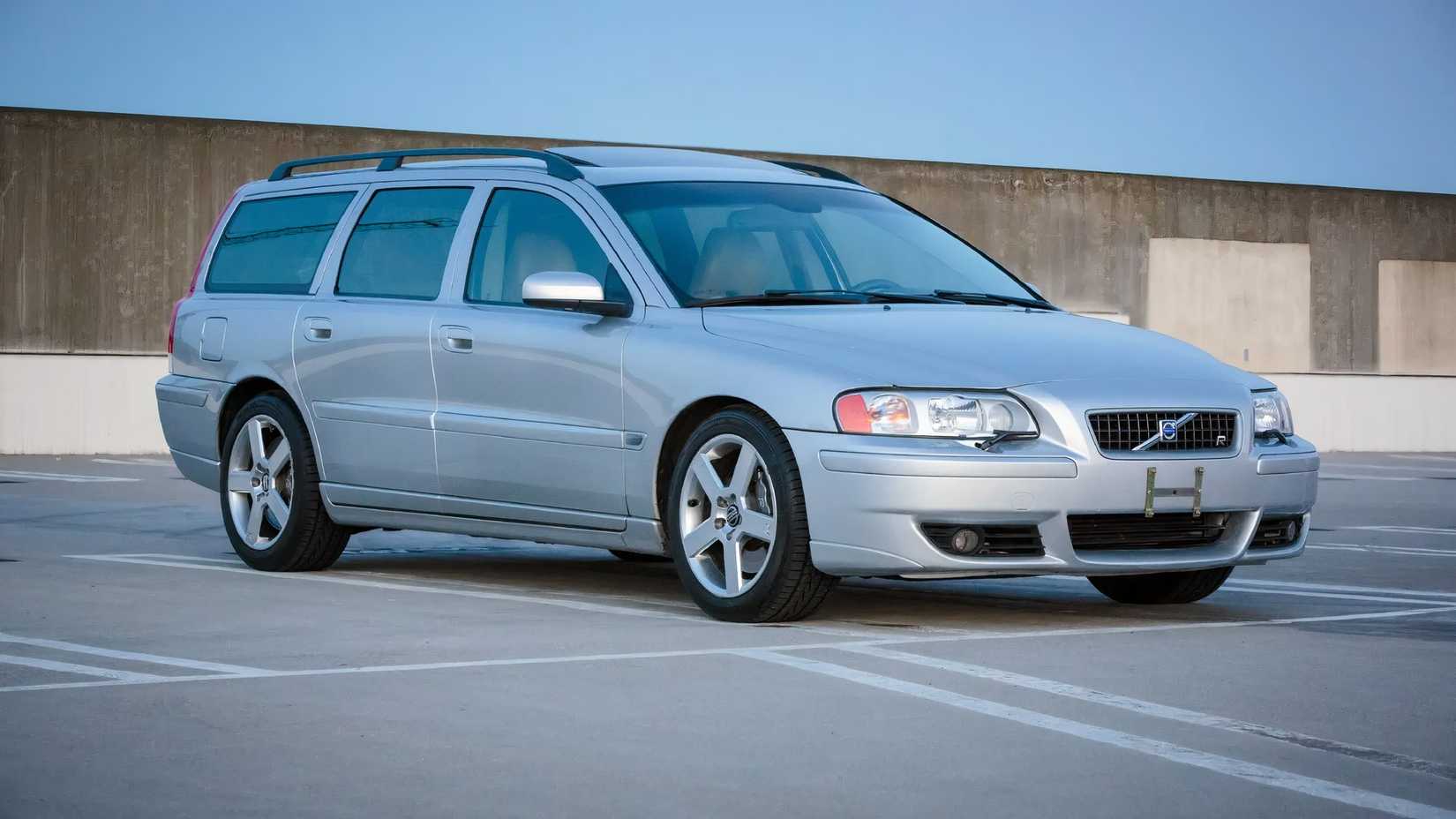 Volvo Built The Most Underrated Sleeper Car Of The 2000s