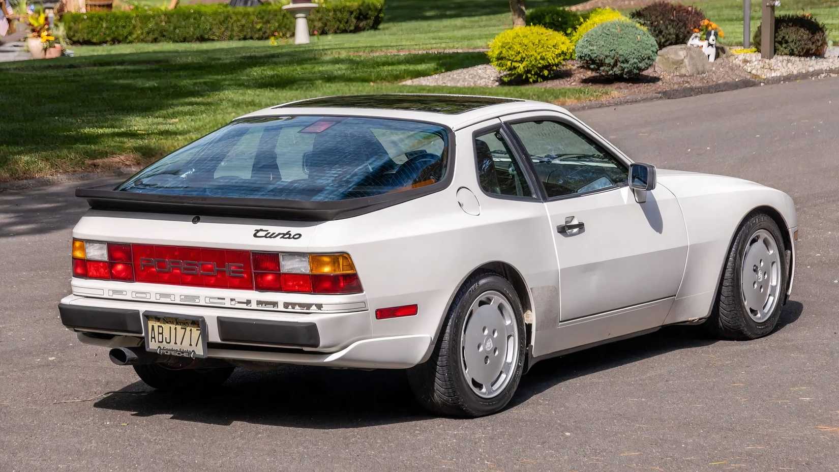 Porsche 944 Buying Guide: Specs, Trims & Prices Explained
