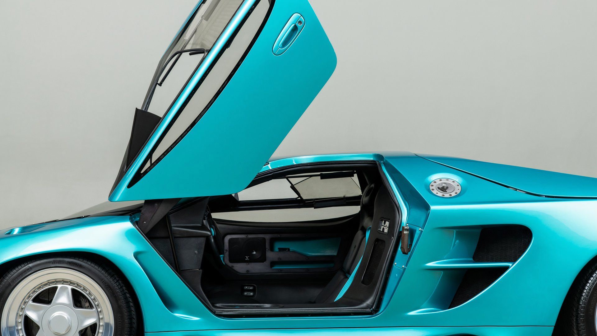 Vector Motors Founder And His Avtech WX-3 Prototype Are One-Of-One