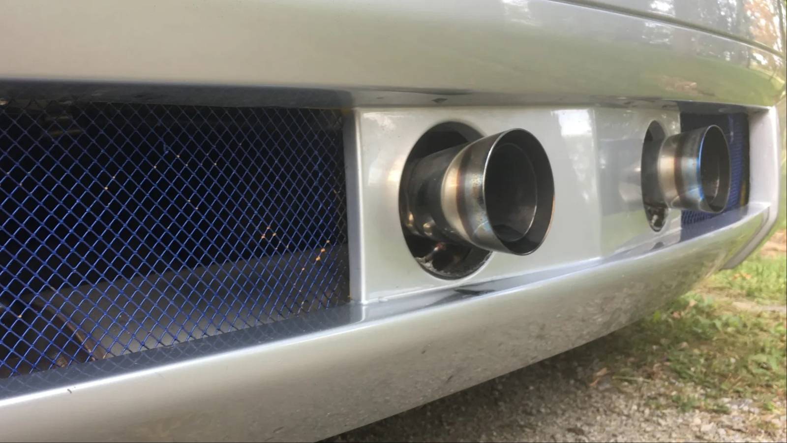 Renault Once Sold The Craziest Mid-Engined Hot Hatch On The Market