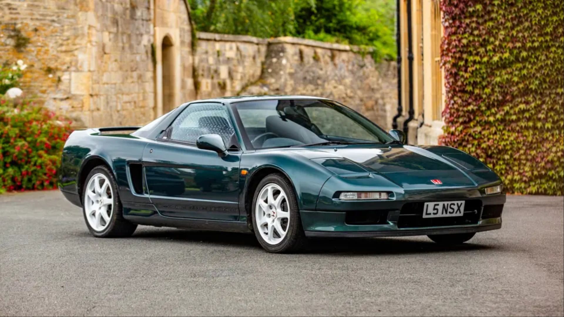 HONDA　NSX Forgotten NSX Owners Just Got A Major Factory Lifeline