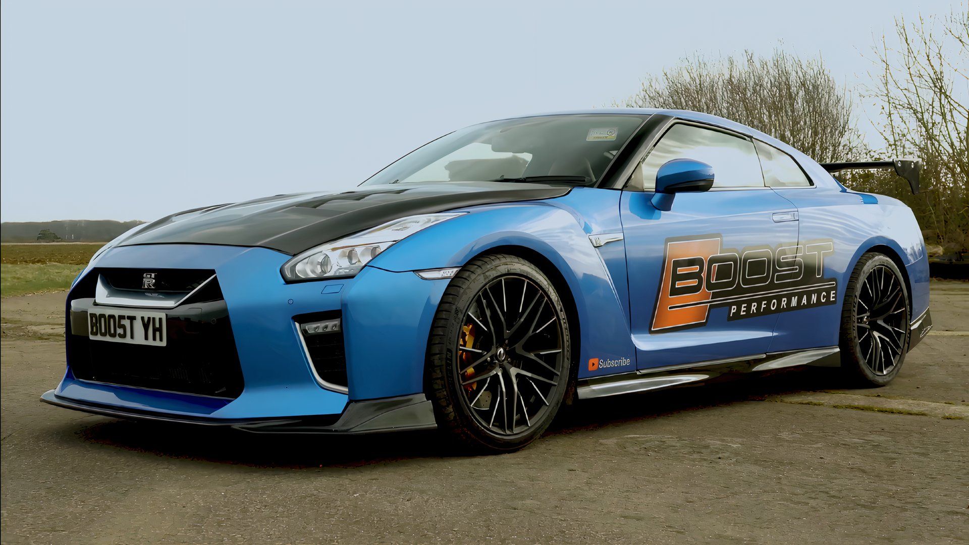Watch This GT-R Bully Its 700-HP ‘Little Brother’ In A Family Drag Race