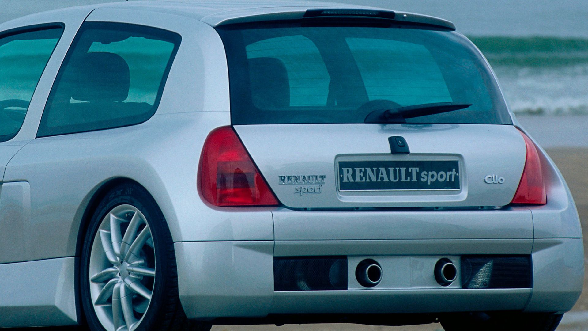 Renault Once Sold The Craziest Mid-Engined Hot Hatch On The Market