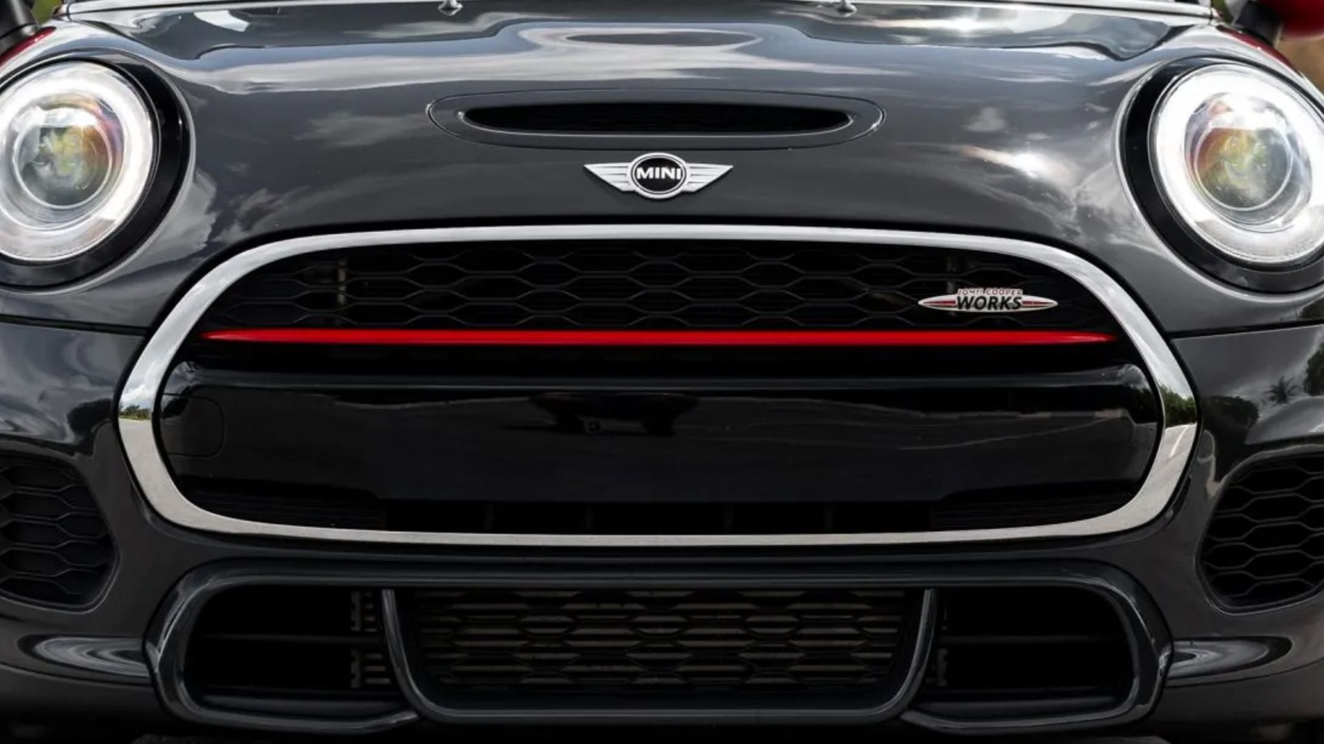 10 Modern Car Features Nobody Needs But Everyone Wants