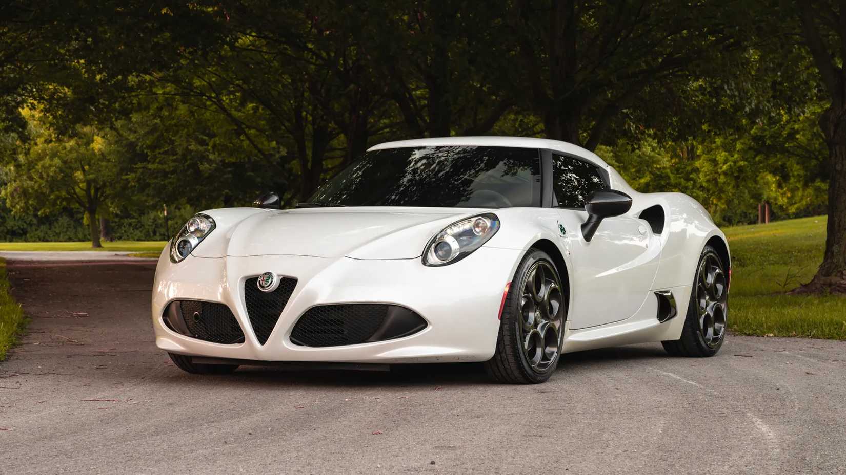 10 Exotic Sports Cars That Are Surprisingly Cheap To Maintain