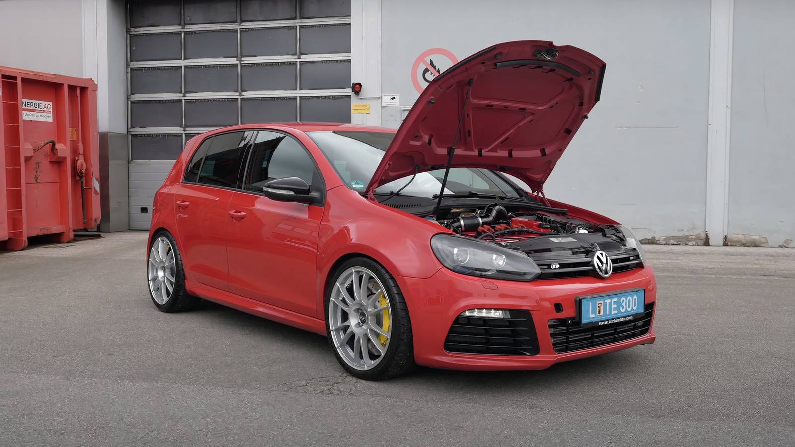 Golf R R32 Decat R32-Swapped Mk6 Golf R Accelerates So Fast It's Scary