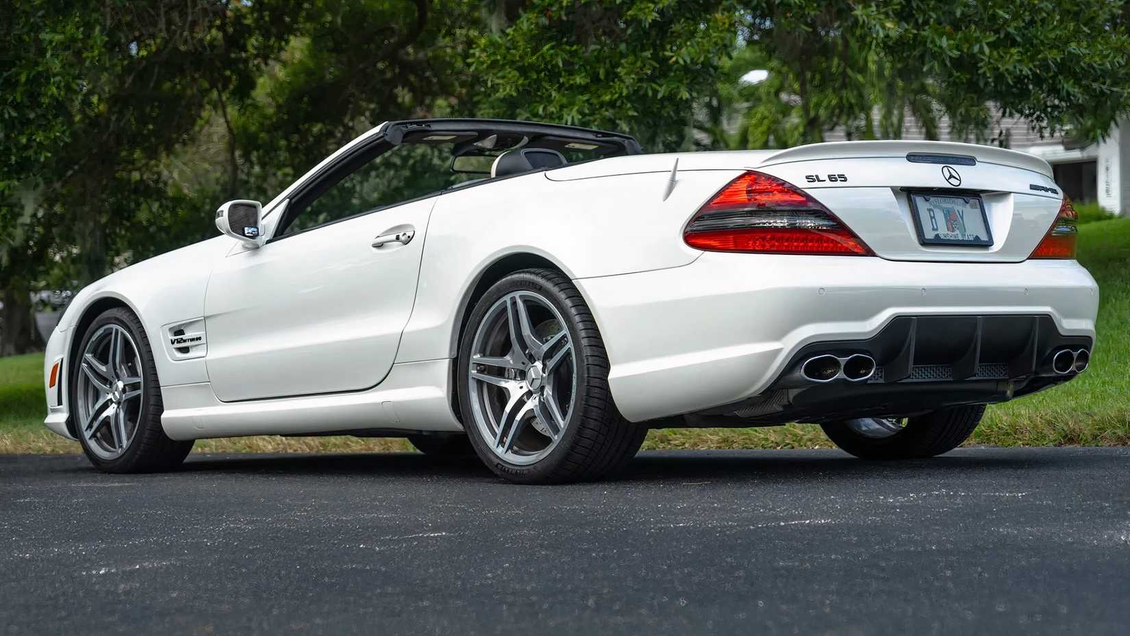 9 Sports Cars That Were Way Too Powerful For Their Time