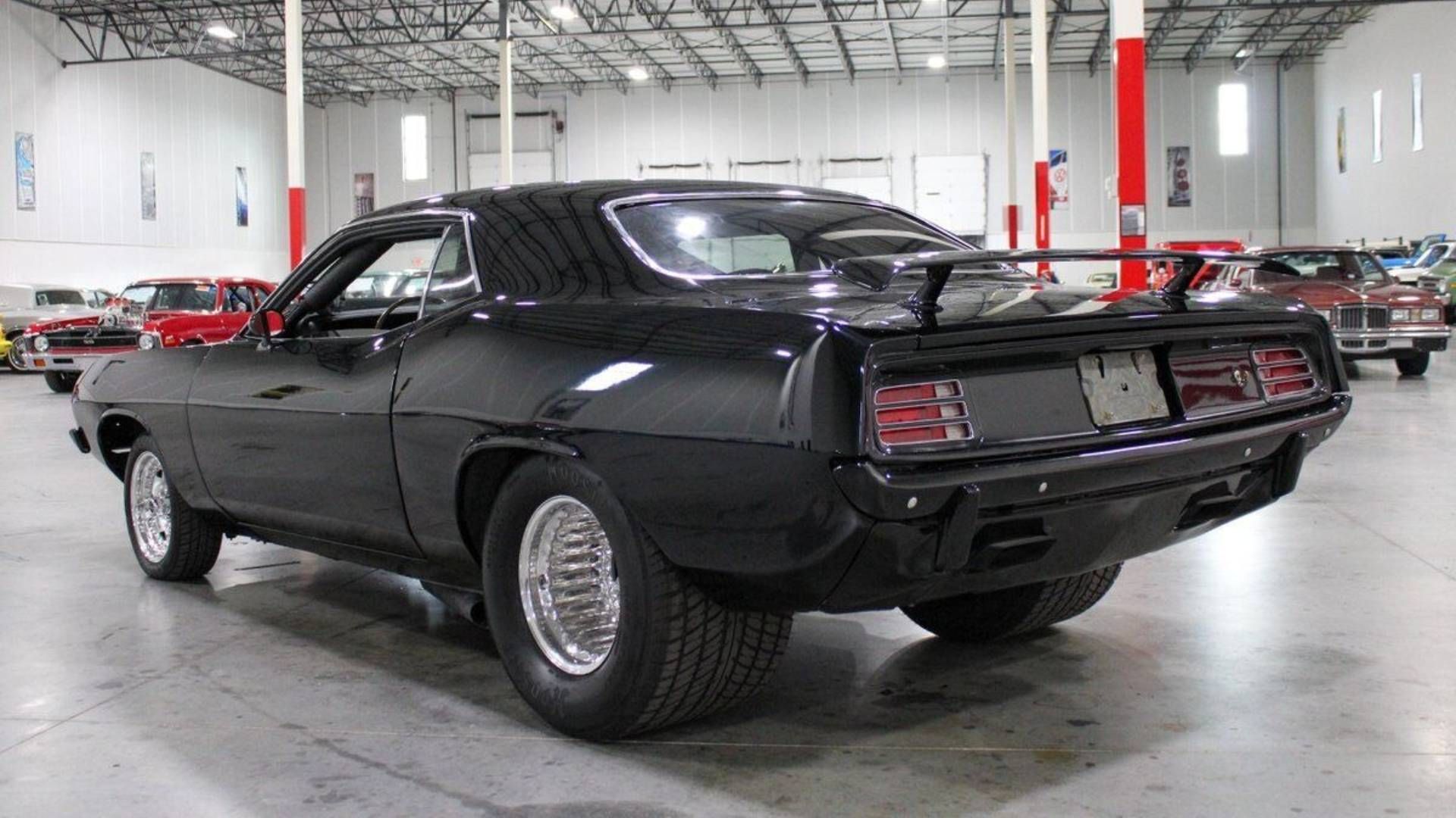 This 750-Horsepower '71 Cuda Is Drag Racing At Its Meanest