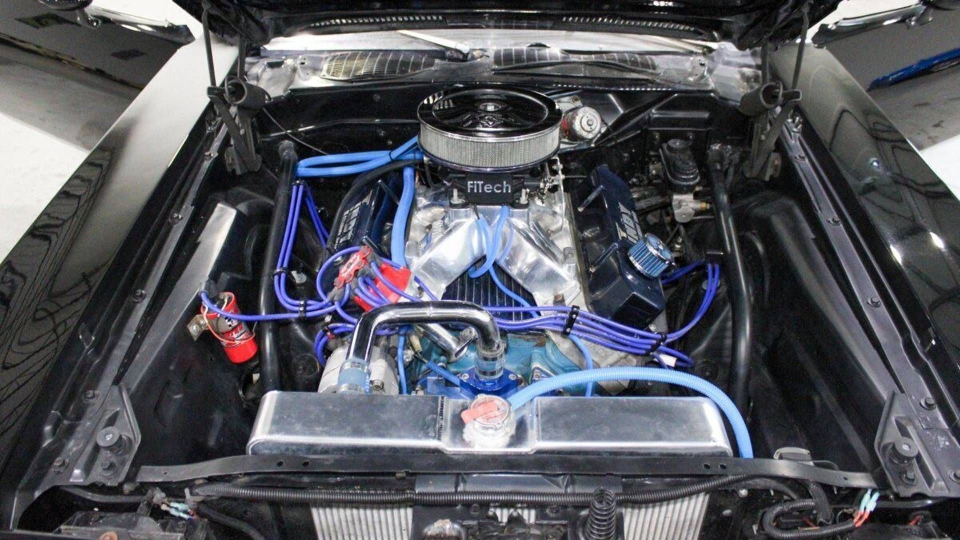 This 750-Horsepower '71 Cuda Is Drag Racing At Its Meanest