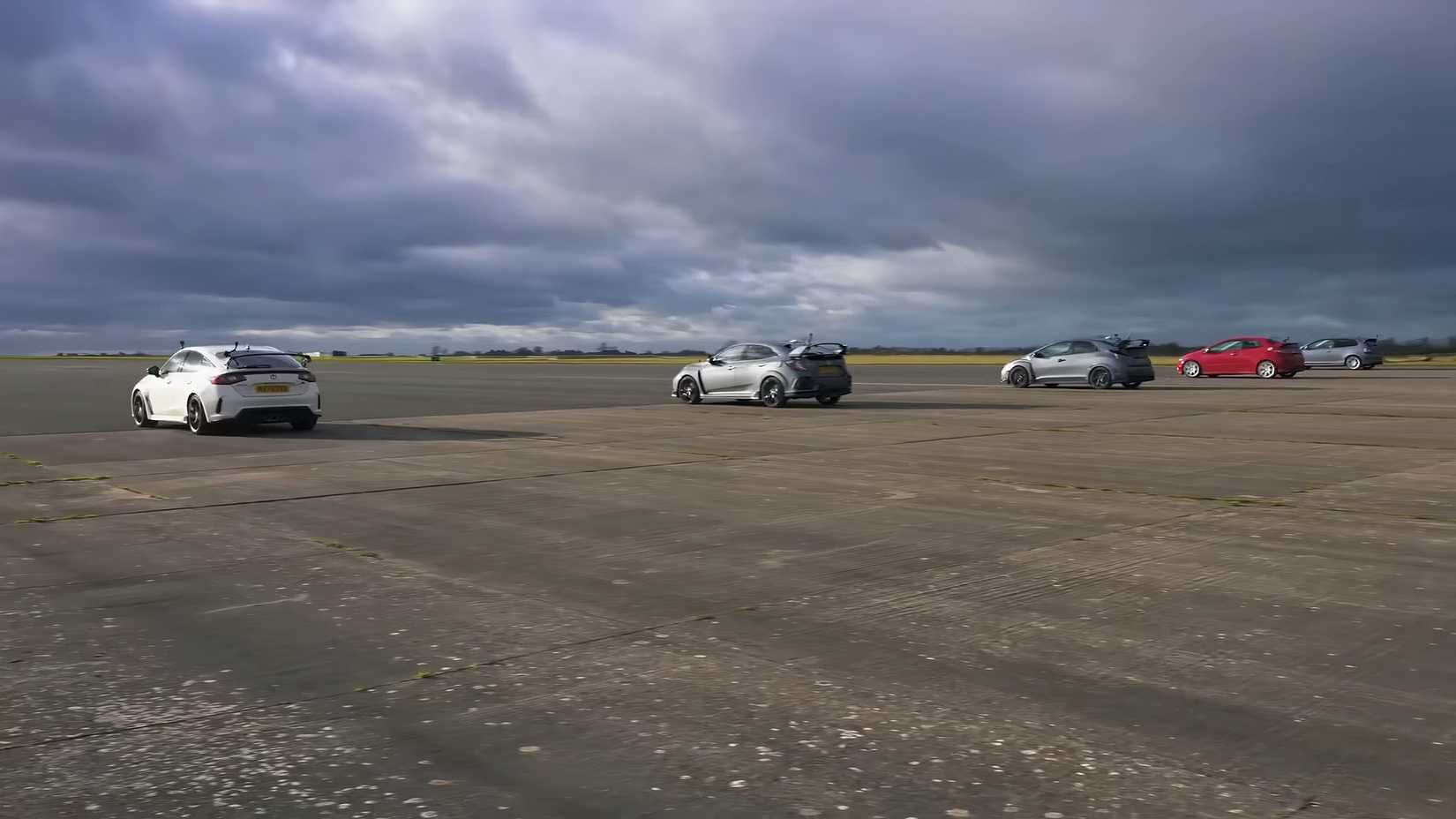5 Generations of Civic Type R In A Runway Drag Race