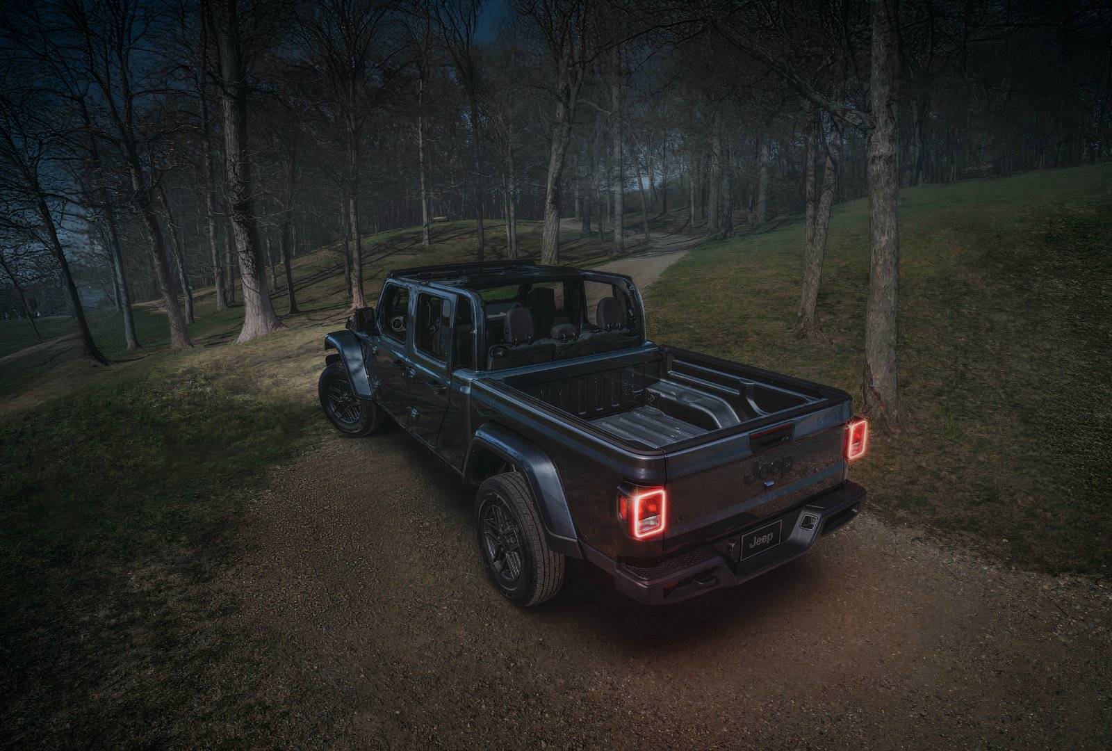 jeep-gladiator-dark-sky-3.png?