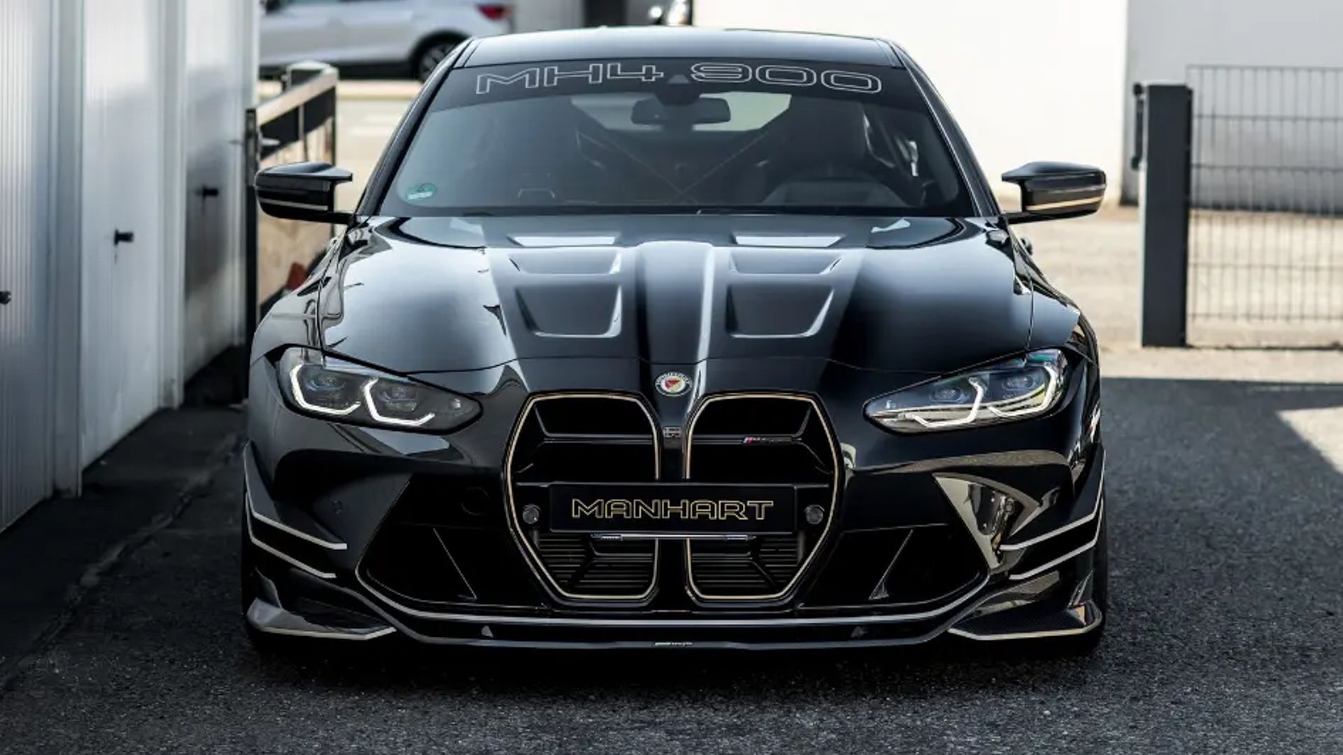 Manhart BMW MH4 900 Is A 922-Horsepower Supercar Slayer