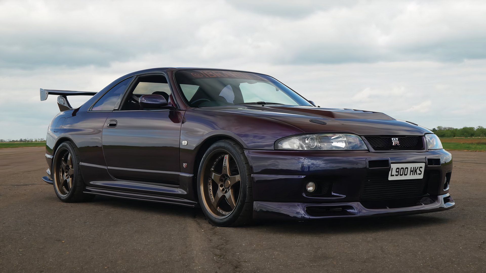 Nissan Skyline GT-R Boasts 1,200-HP RB32 And Sequential Gearbox