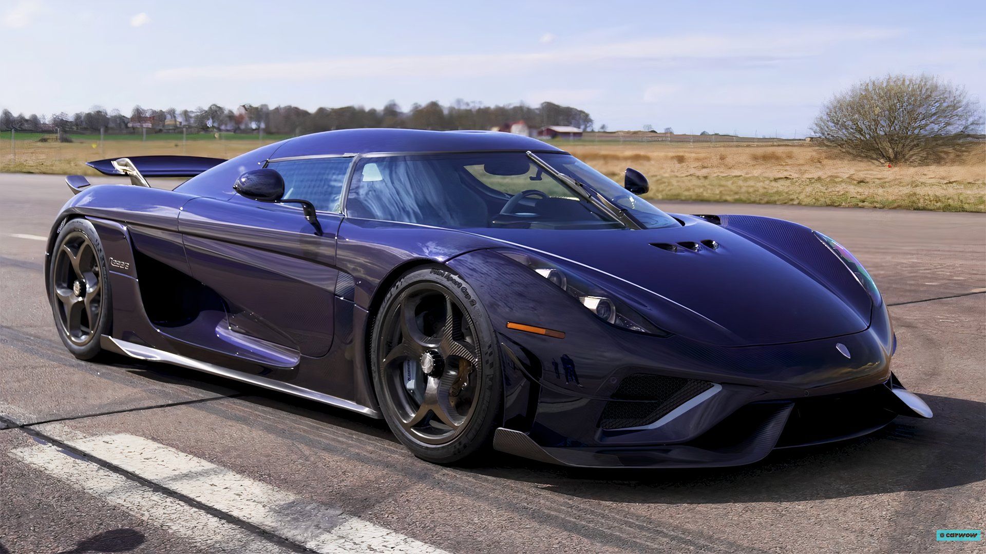 Koenigsegg Jesko Absolut vs Regera Drag Race – Hypercar Speed Battle