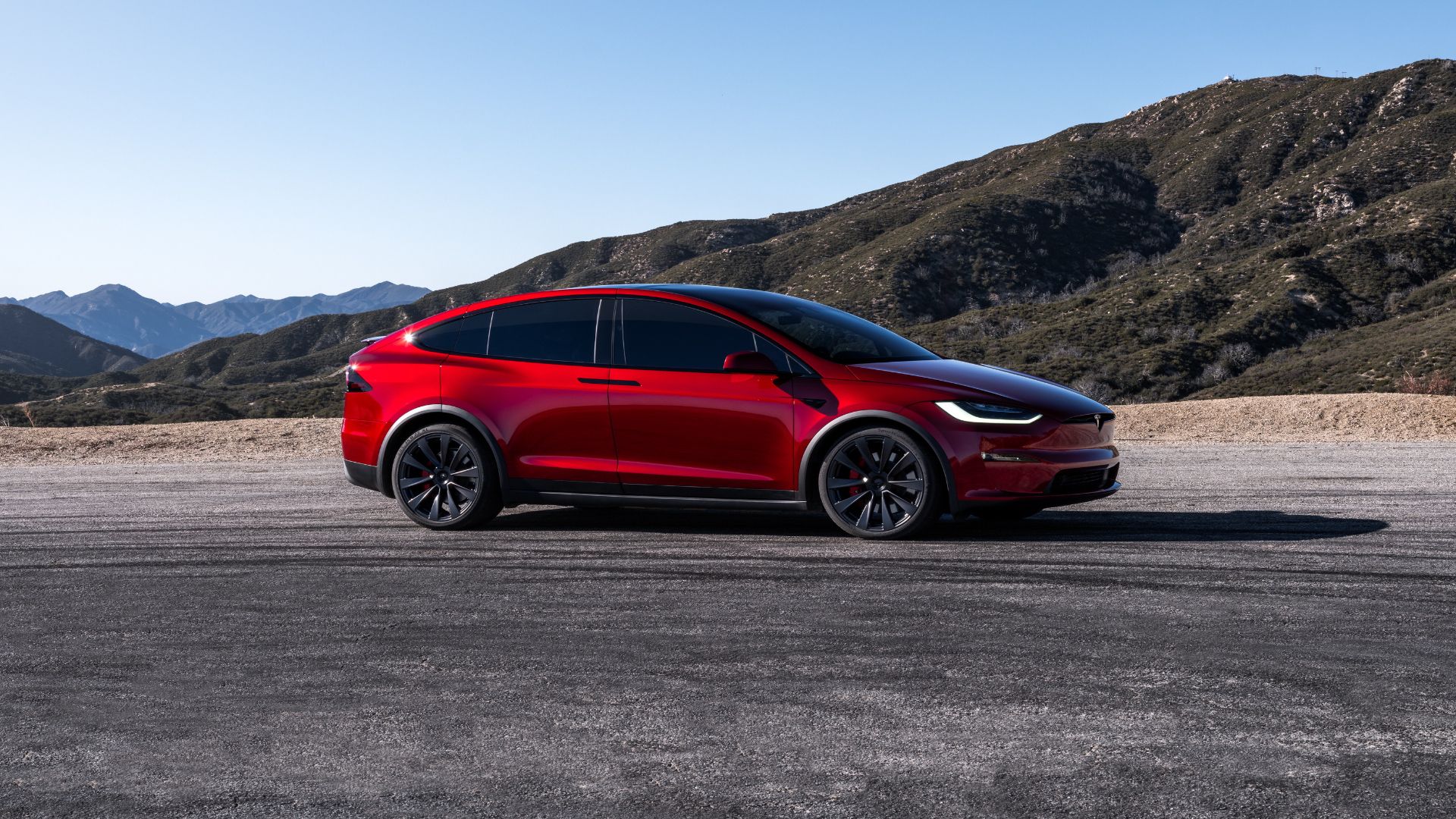 This Is The Fastest 3 Row SUV Ever Made
