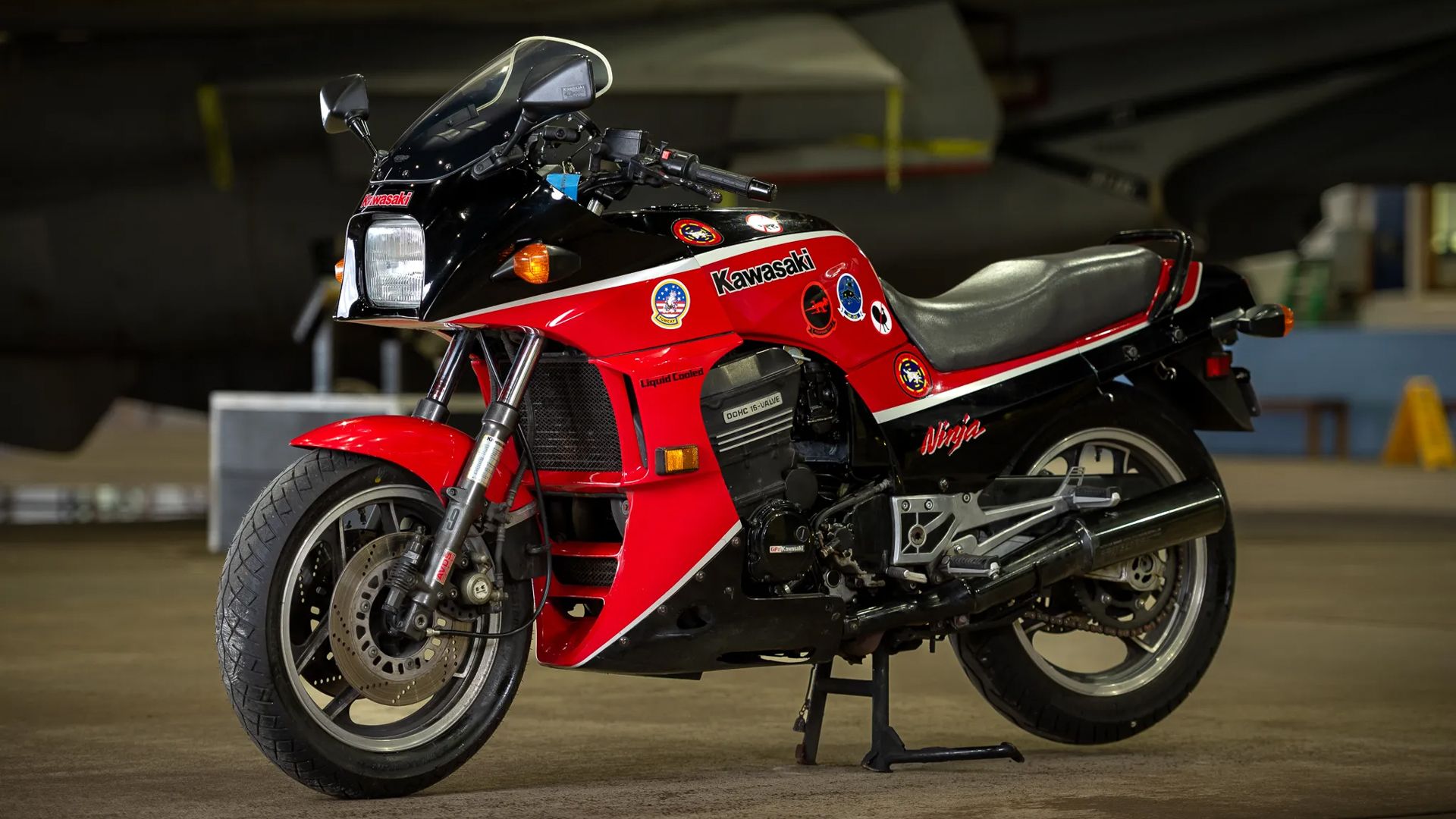Tom Cruise Cemented This Legendary Motorcycle In Pop Culture