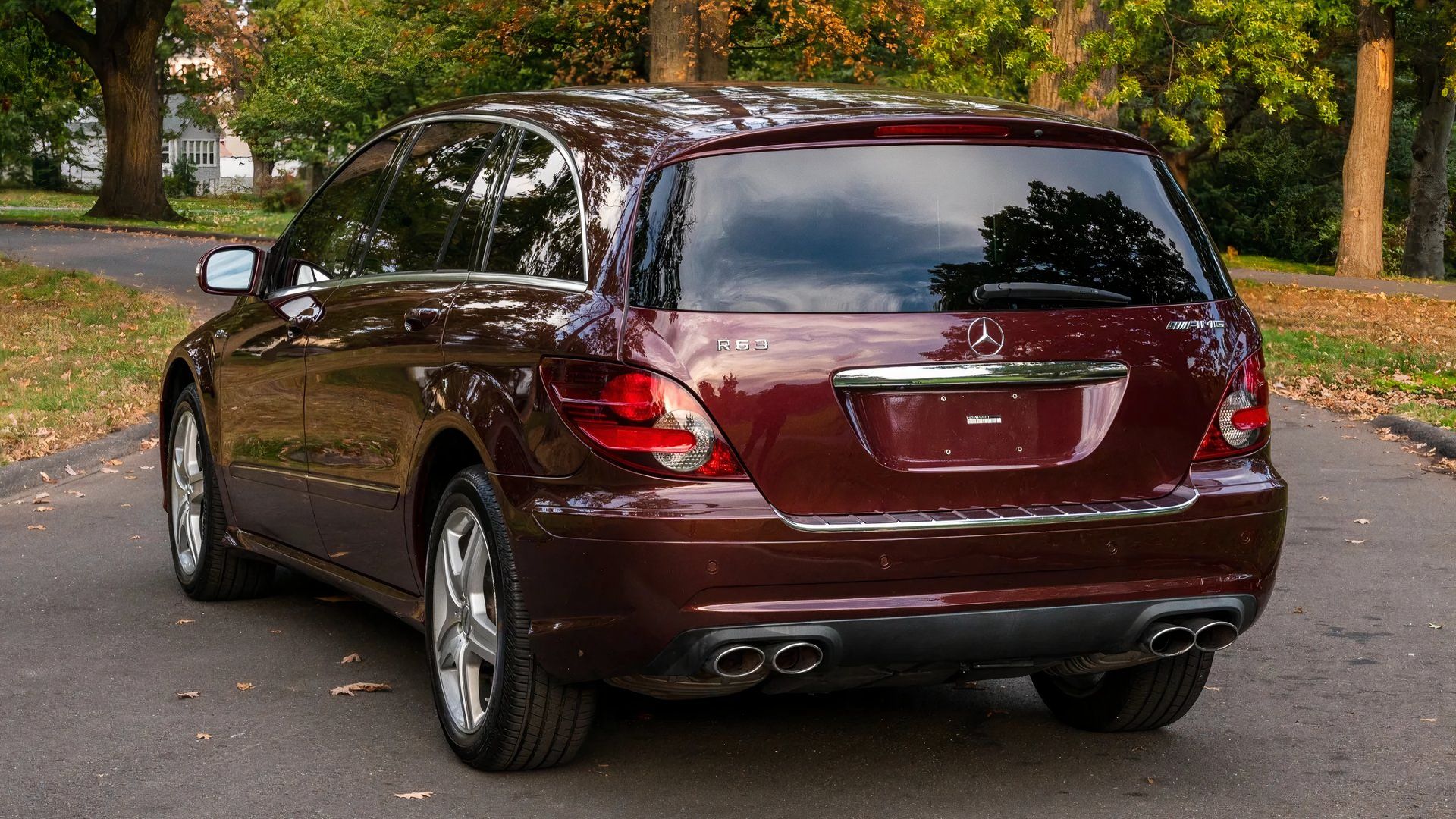 Mercedes Built The Craziest 500-HP Sleeper Minivan