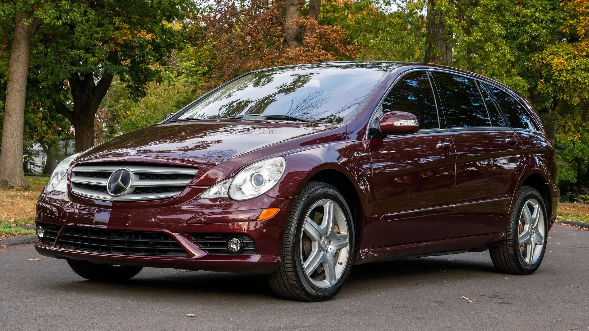 Mercedes Built The Craziest 500-HP Sleeper Minivan