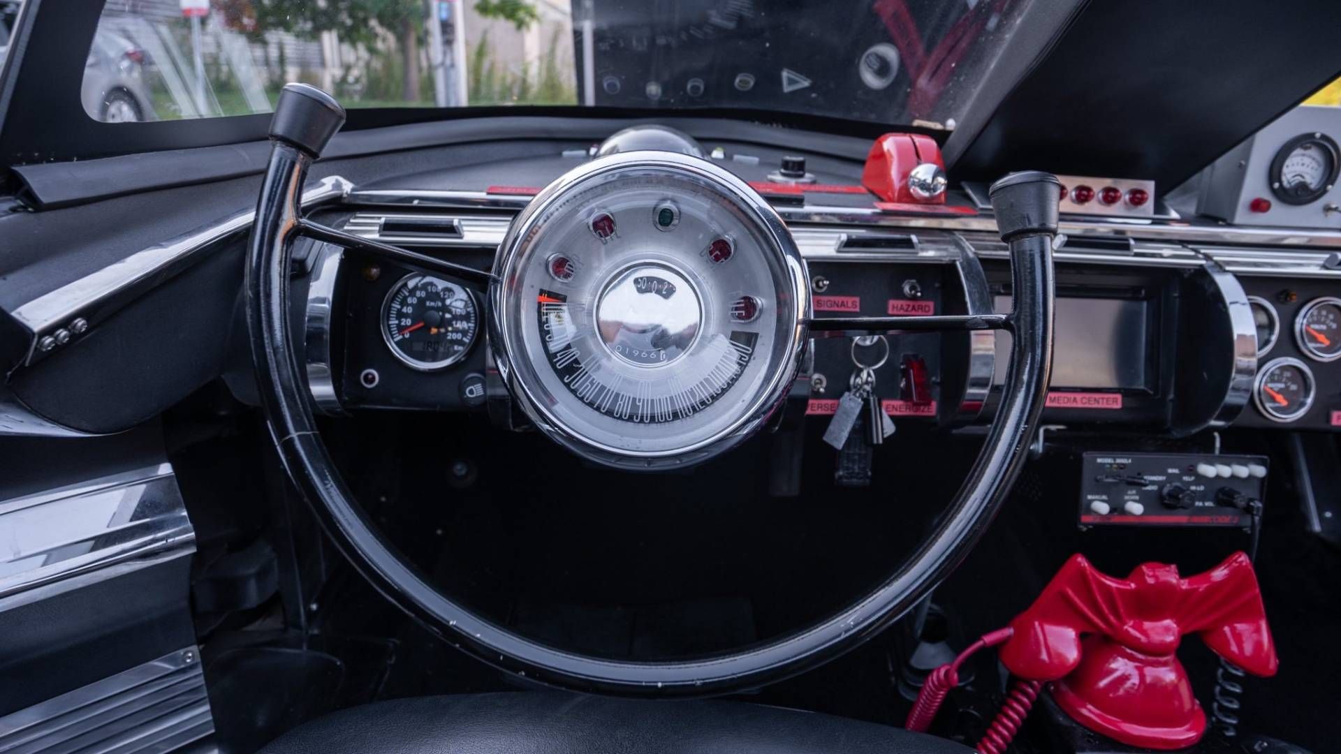 The Lincoln Concept Car That Inspired The Batmobile, image size:1500x844