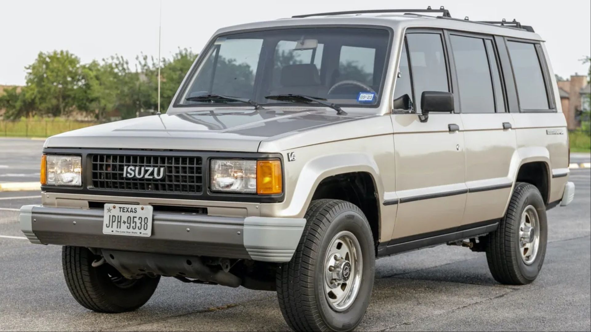This Bulletproof '90s Off-Roader You Can Now Buy For $6k