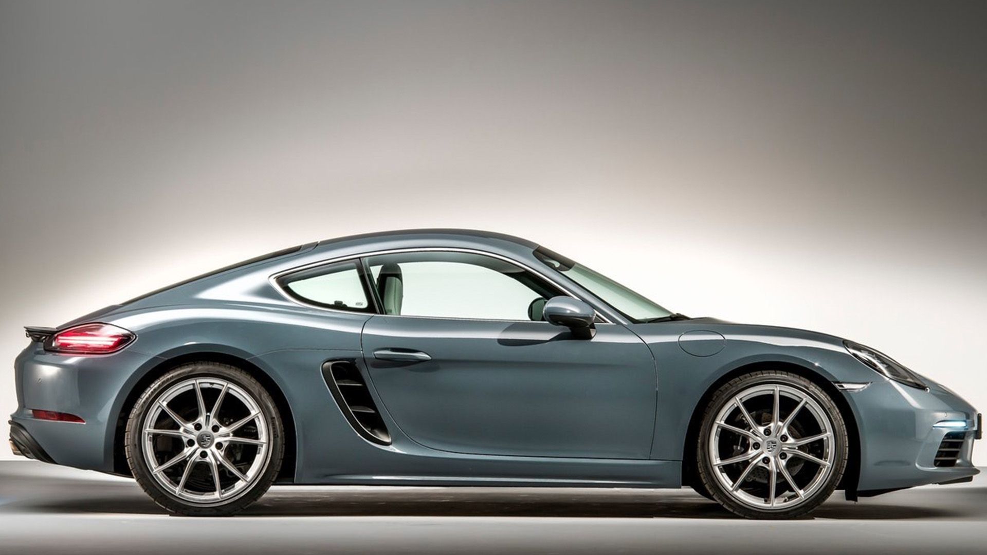 2025’s Only Mid-Engine Manual Sports Cars Left In America