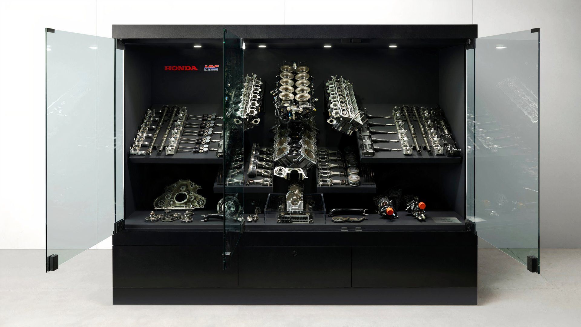 r10.senna ページ The Last Honda V10 Engine Senna Raced Is Going Under The Hammer