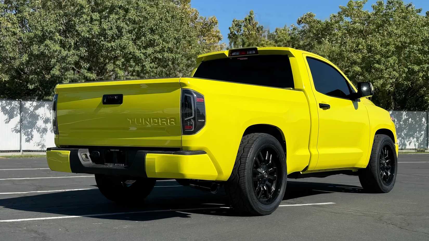 This 2000s Japanese Pickup Makes More Power Than Today’s Colorado Z71