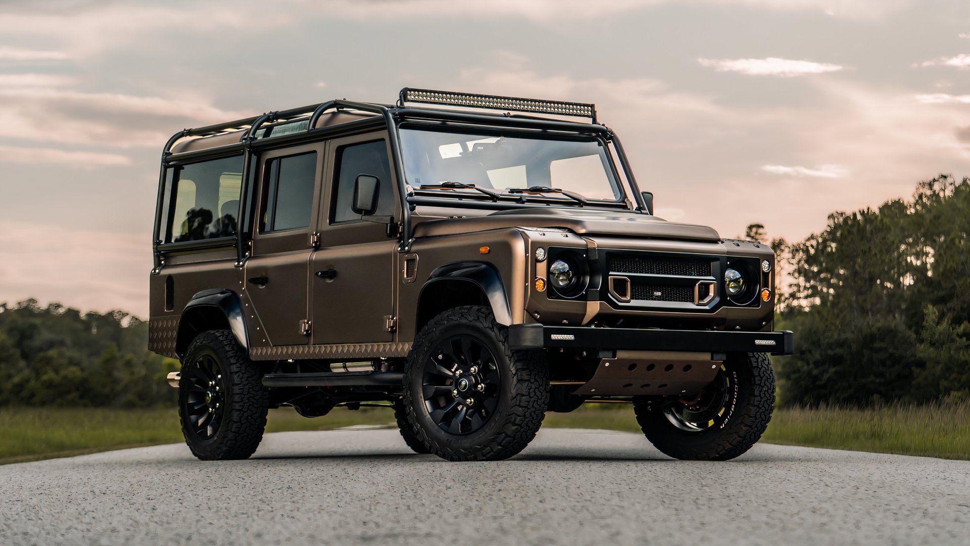 Land Rover Defender Restomod Has Corvette Z06 Power, 8 Seats
