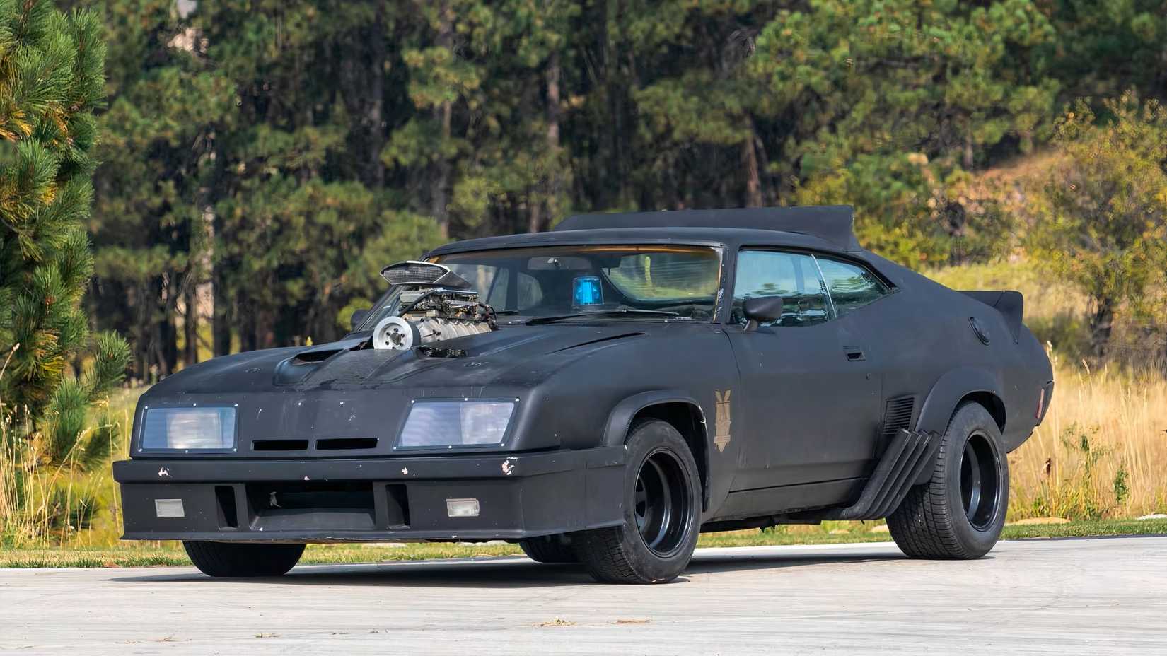 Tom Hardy Roared Through The Wasteland In This Brutal Muscle Car tom-hardy-roared-through-the-wasteland-in-this-brutal-muscle-car