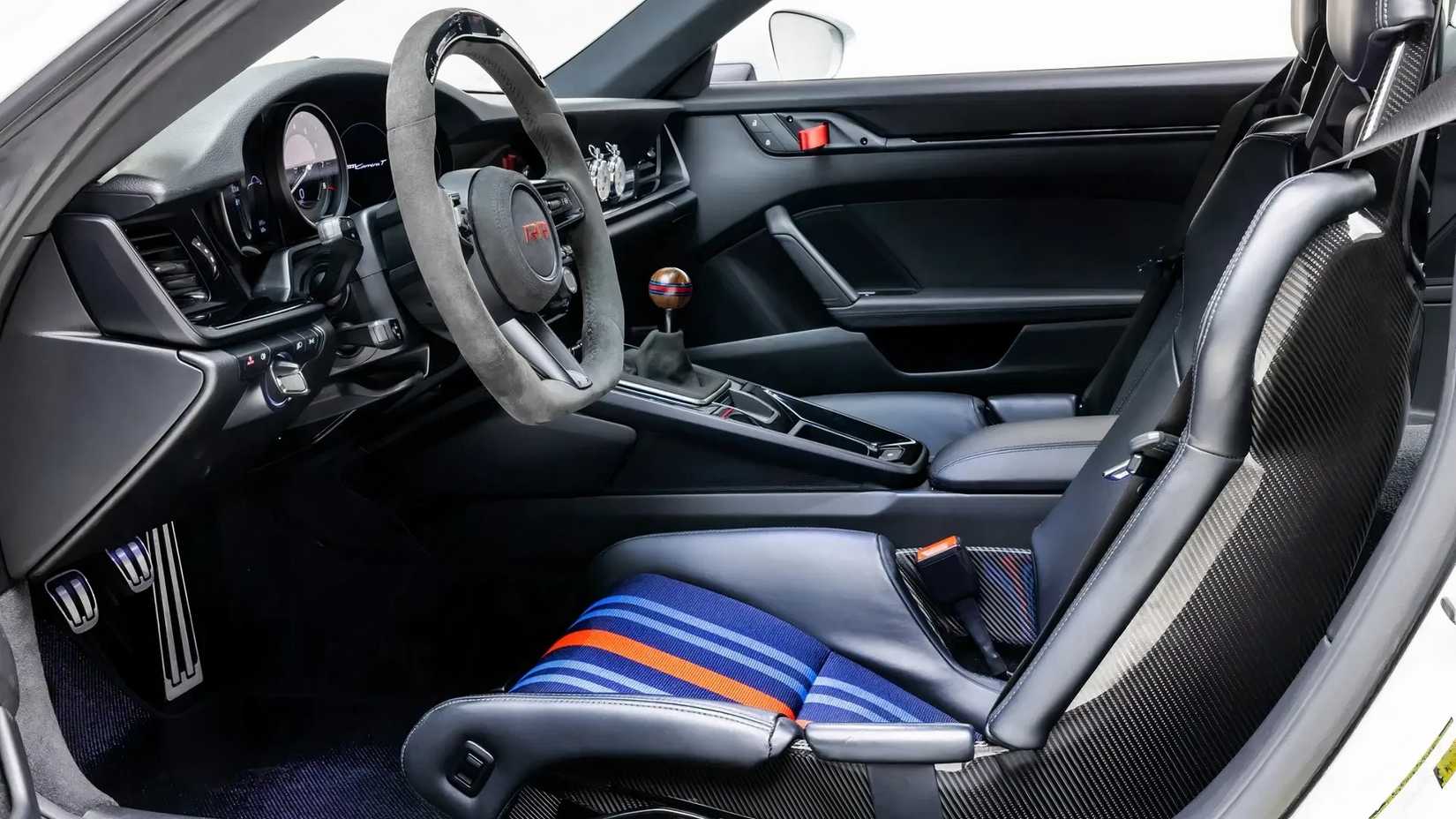 Rezvani RR1 Debuts Porsche 992 Dressed To Look Like A 935