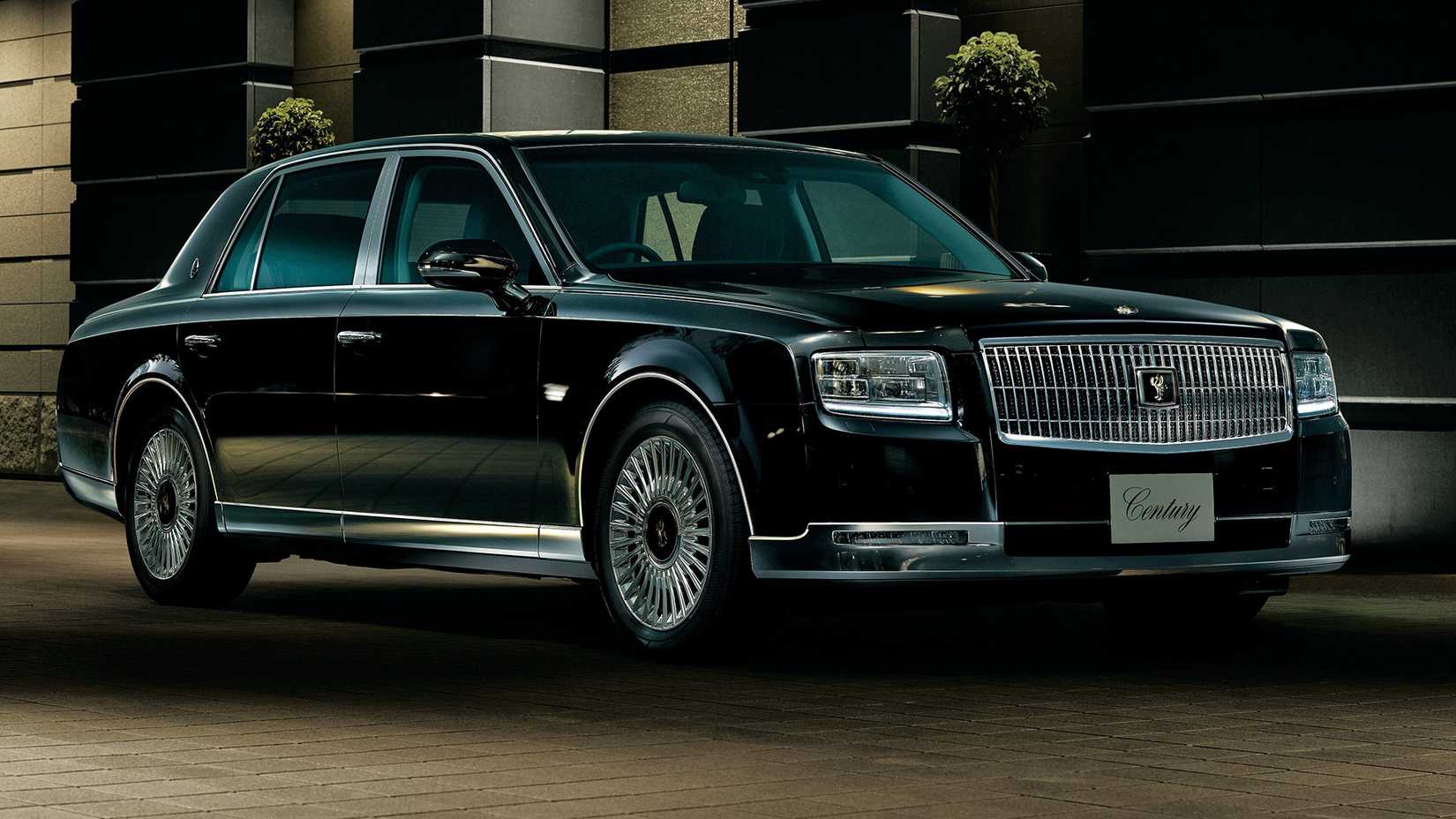 Toyota Century limuzina treće generacije sprijeda tri četvrtine