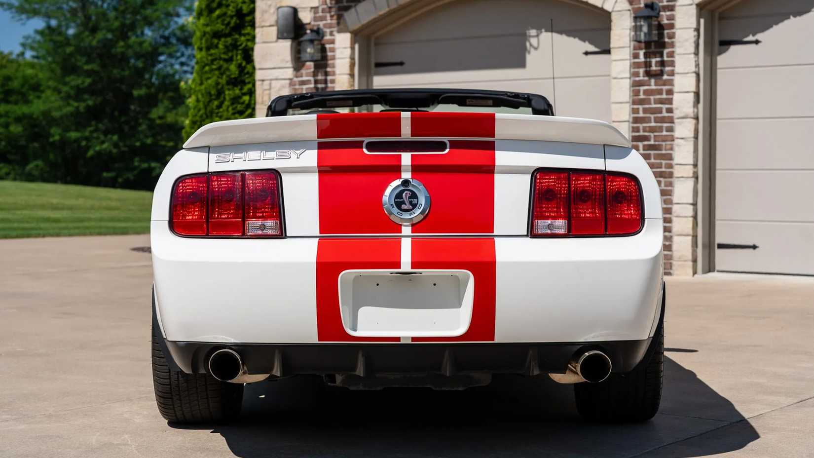 2007 Shelby GT500 Is A Groundbreaking 500-HP Muscle Car Bargain