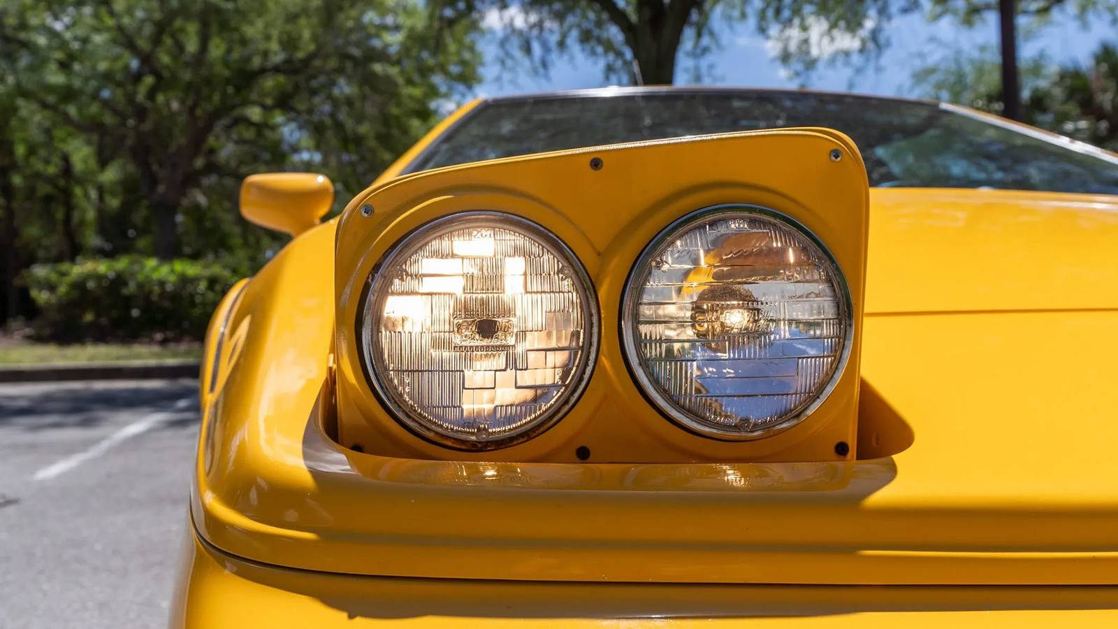 Lotus Esprit V8: The Forgotten Supercar That Beat the 911 Turbo