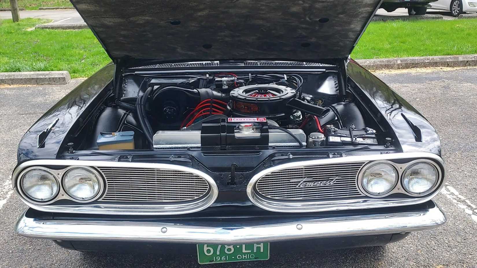 1961 Pontiac Tempest Engine
