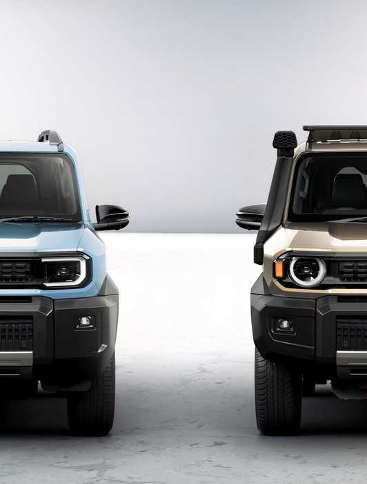 Chinese Range Rover Copy Car Compared Against The Land Rover