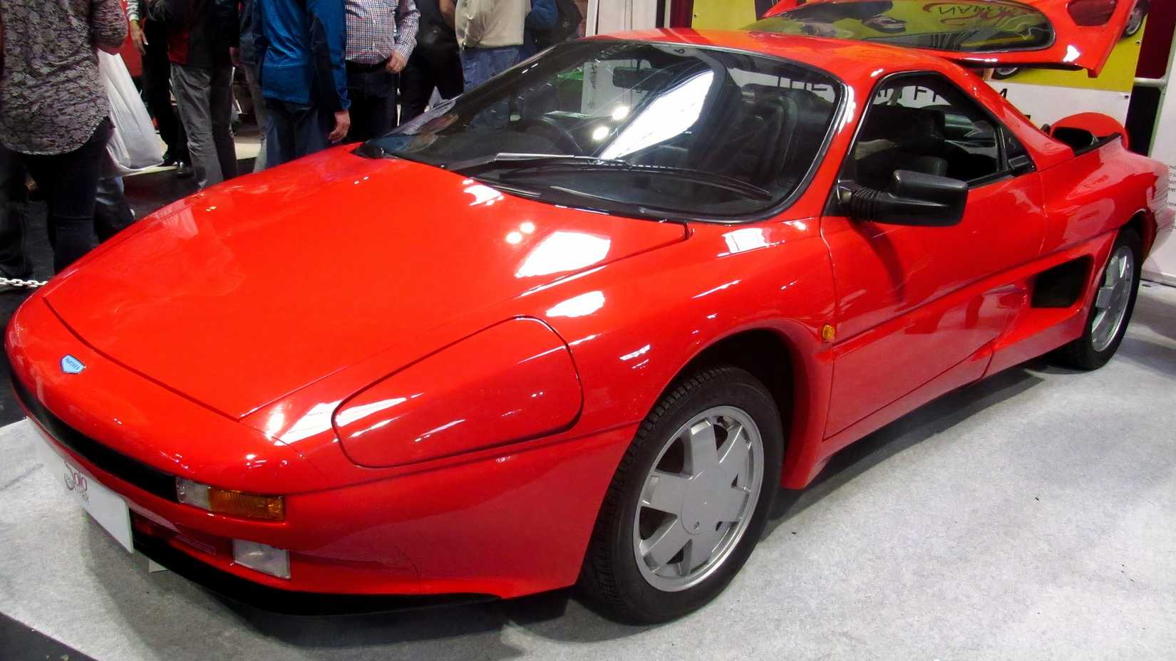 1990 Panther Solo front three quarter pic