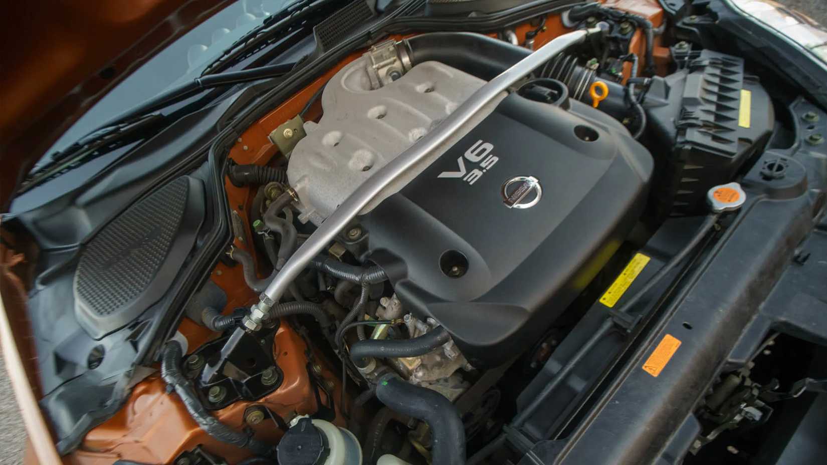 Nissan 350Z vs 370Z: Key Differences, Performance, And Used Market Value