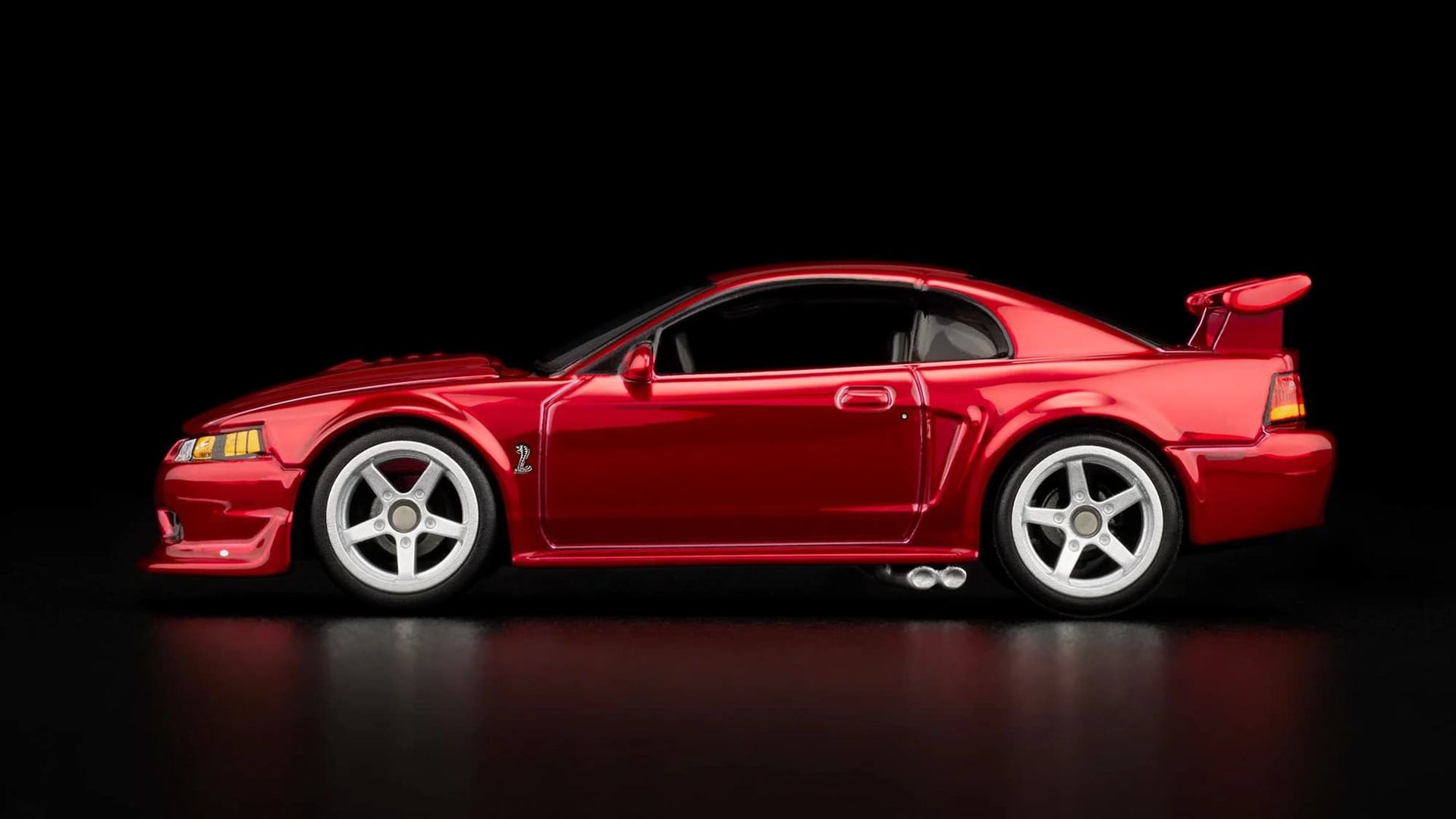 ホットウィール MUSTANG COBRA Amazon.com: Hot Wheels Ford Mustang Cobra, Ford Performance 6/8