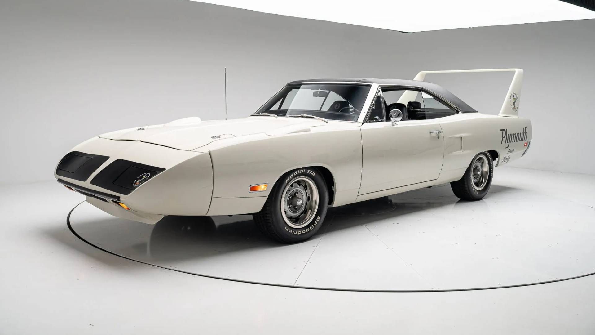 Plymouth Superbird 42号車 Plymouth Superbird Missed Hemi Prices And Walked Away Unsold