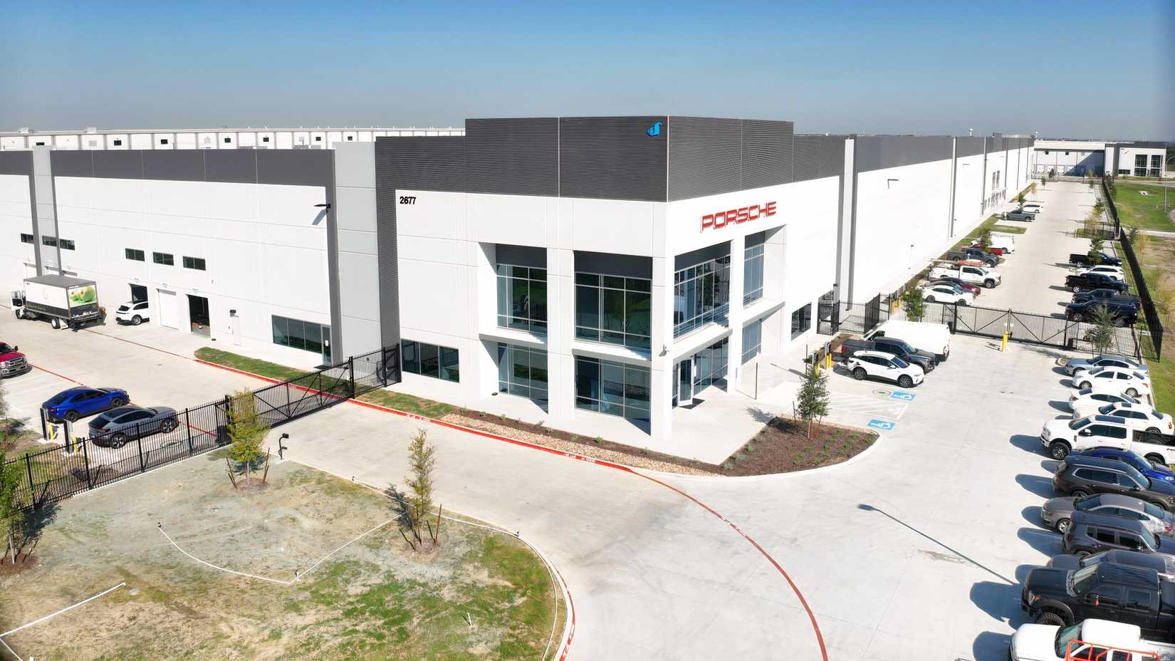 Porsche Parts Distribution And Training Center Exterior