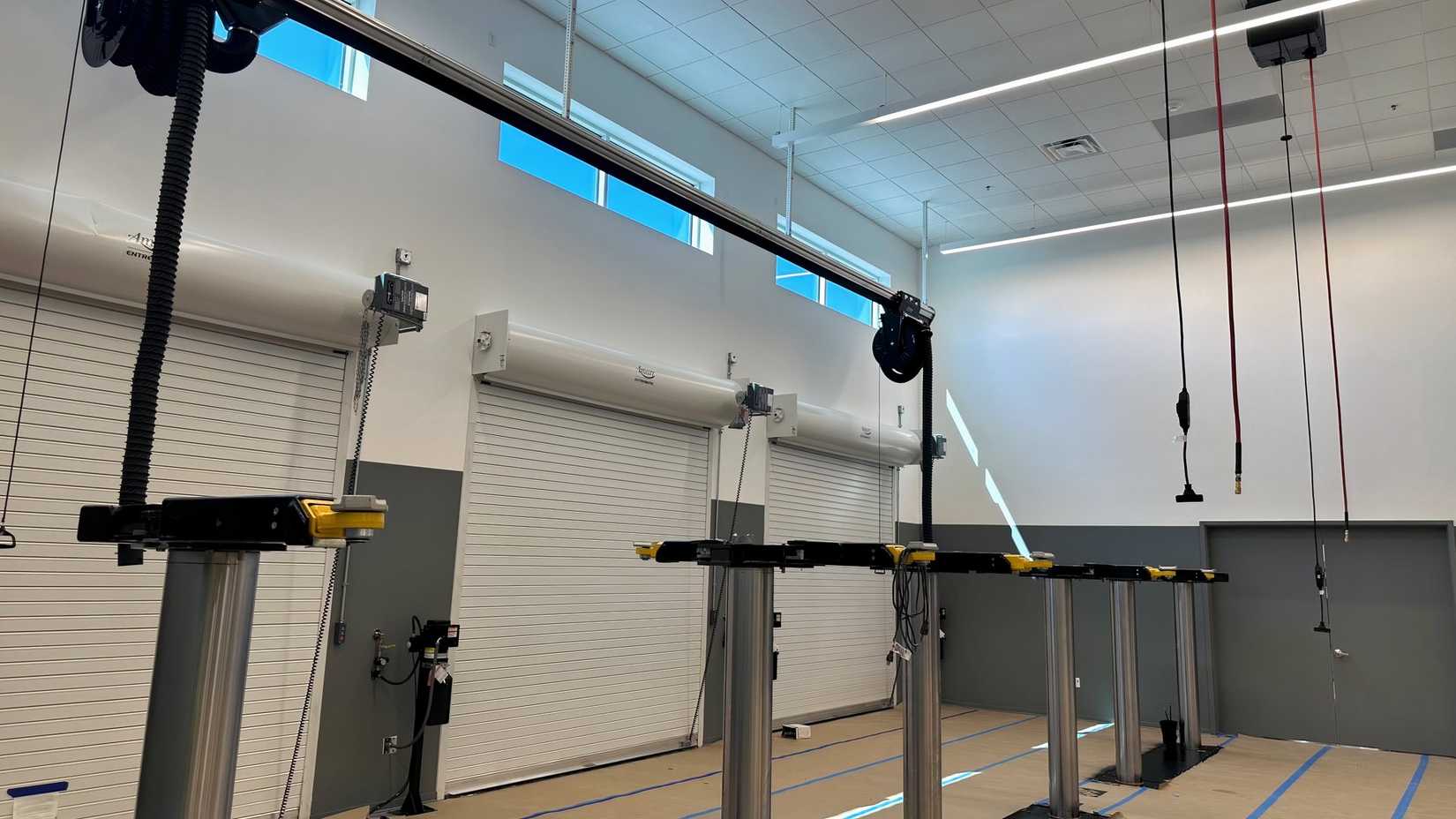 Porsche Parts Distribution And Training Center Hoists