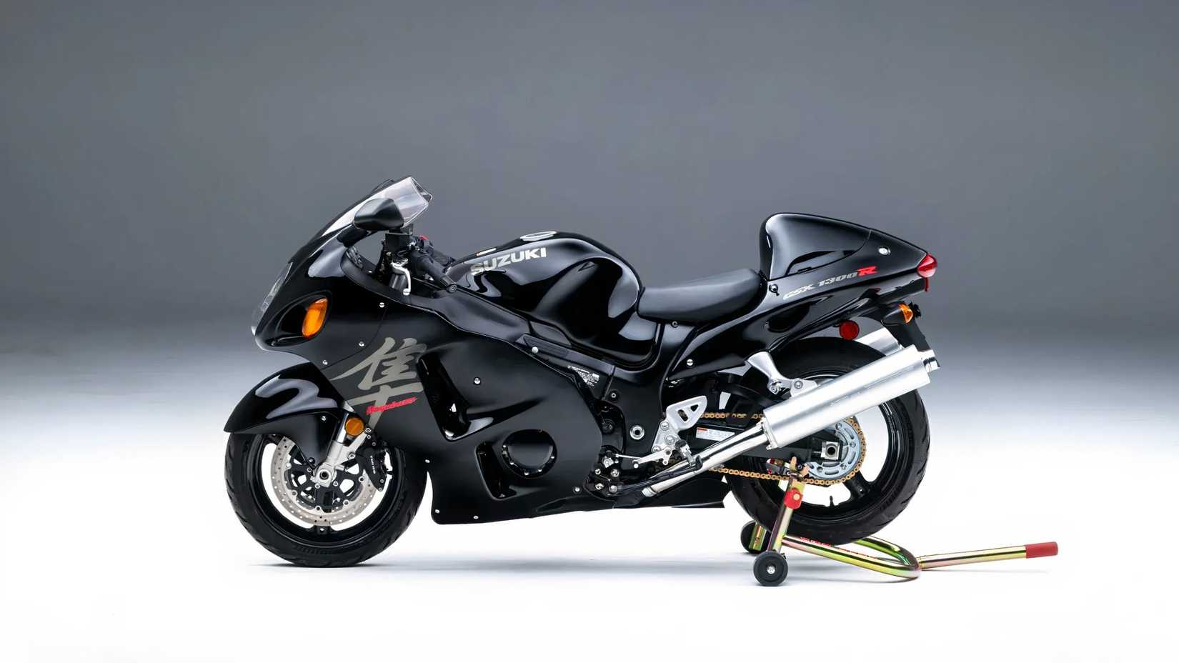 Suzuki Built The Fastest Motorcycle Nobody Could Handle Suzuki Built The Fastest Motorcycle Nobody Could Handle