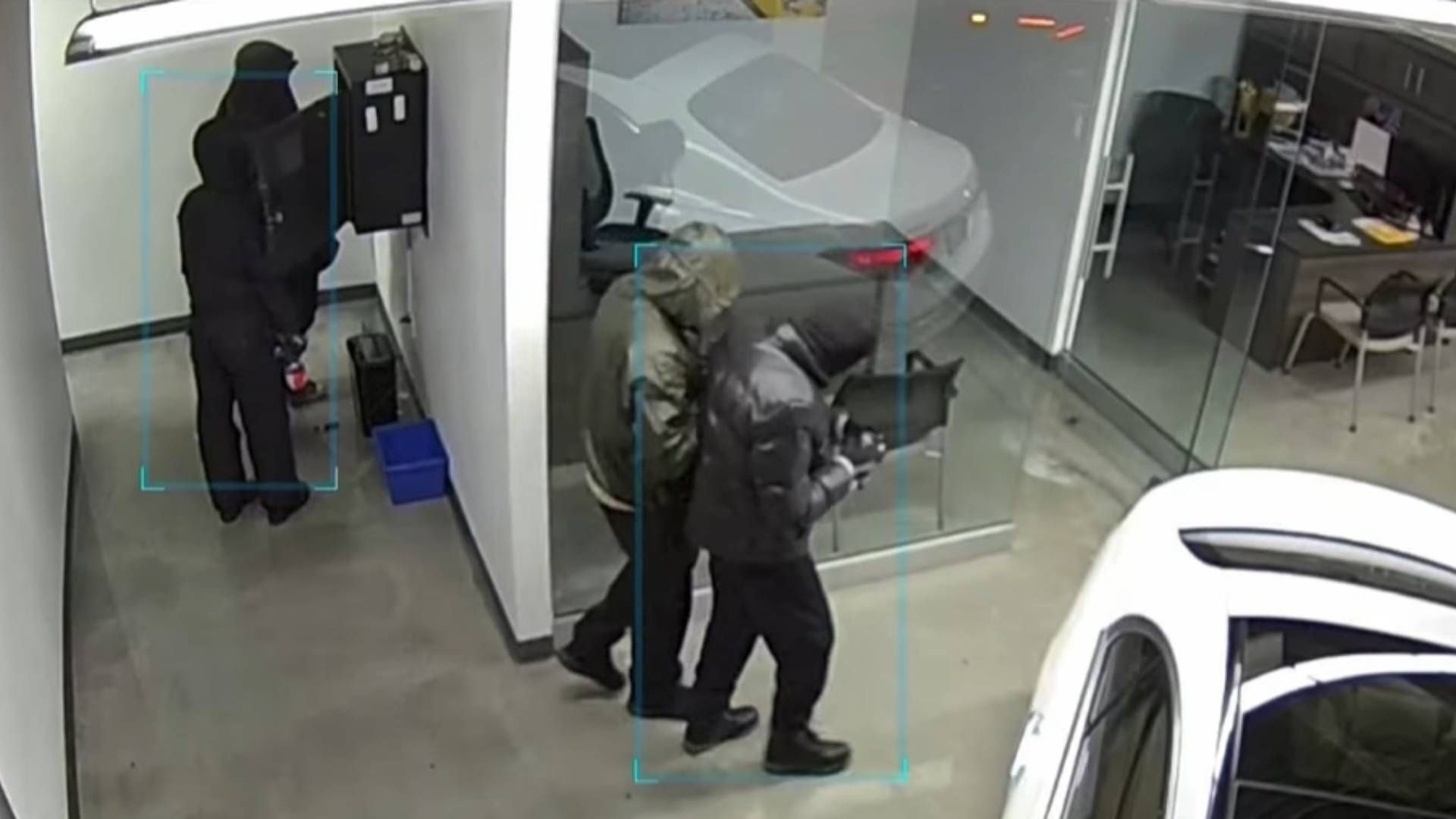Thieves Stealing Cars From Ontario Dealer