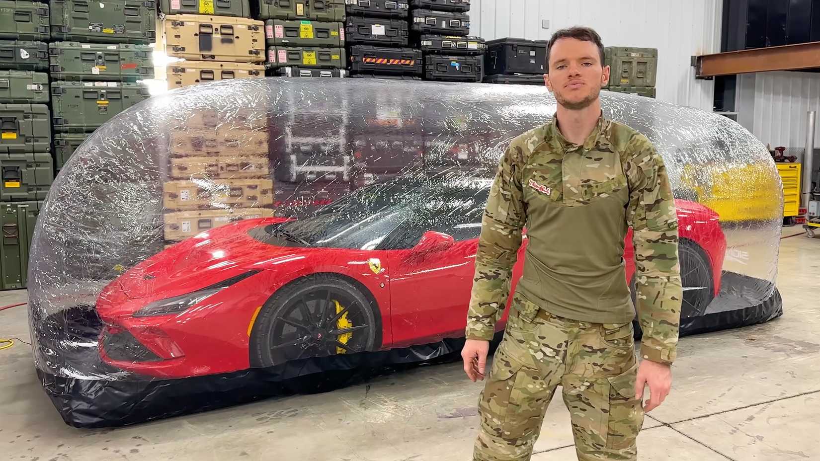 WhistlinDiesel s Ferrarijem F8 Tributo Test izdržljivosti u Car Bubbleu