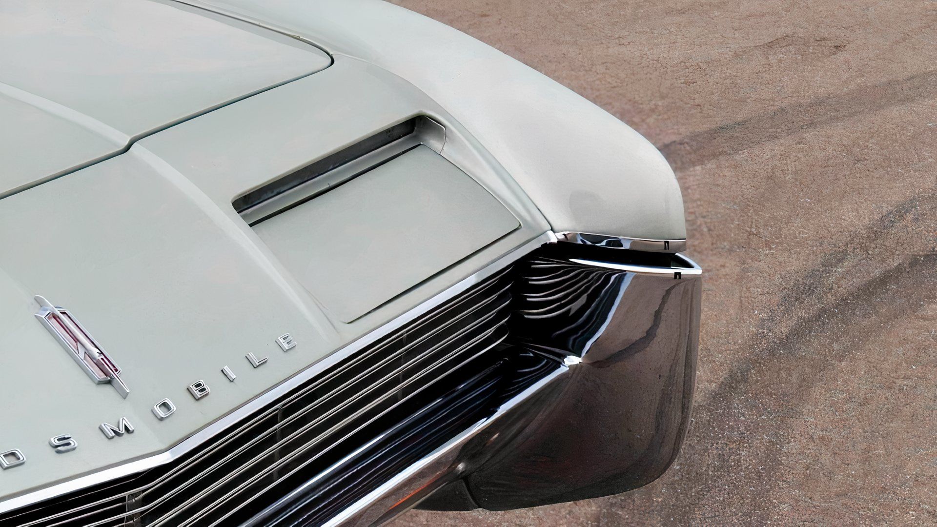 【処分】AUTO PILEN OLDSMOBILE TORONADO　パトカー Oldsmobile Accidentally Built The World's Most Powerful FWD Car