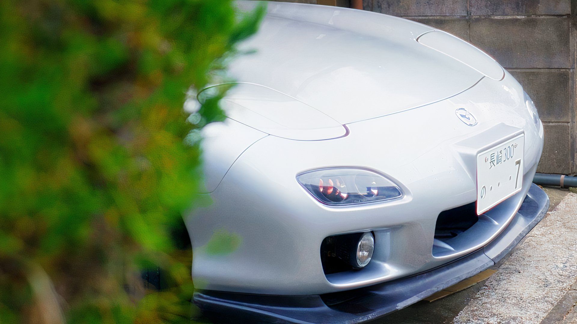 80-Year-Old Woman Donates Her 25-Year-Old Manual RX-7 To Mazda