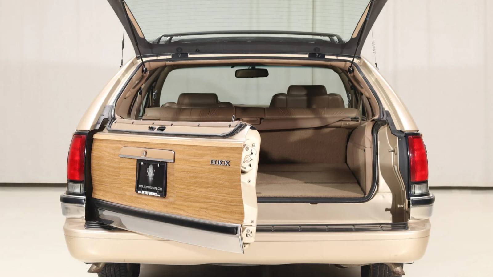 Buick Stuffed A Corvette V8 Into A Wagon And Made The 1994 BMW M3 Look Underpowered