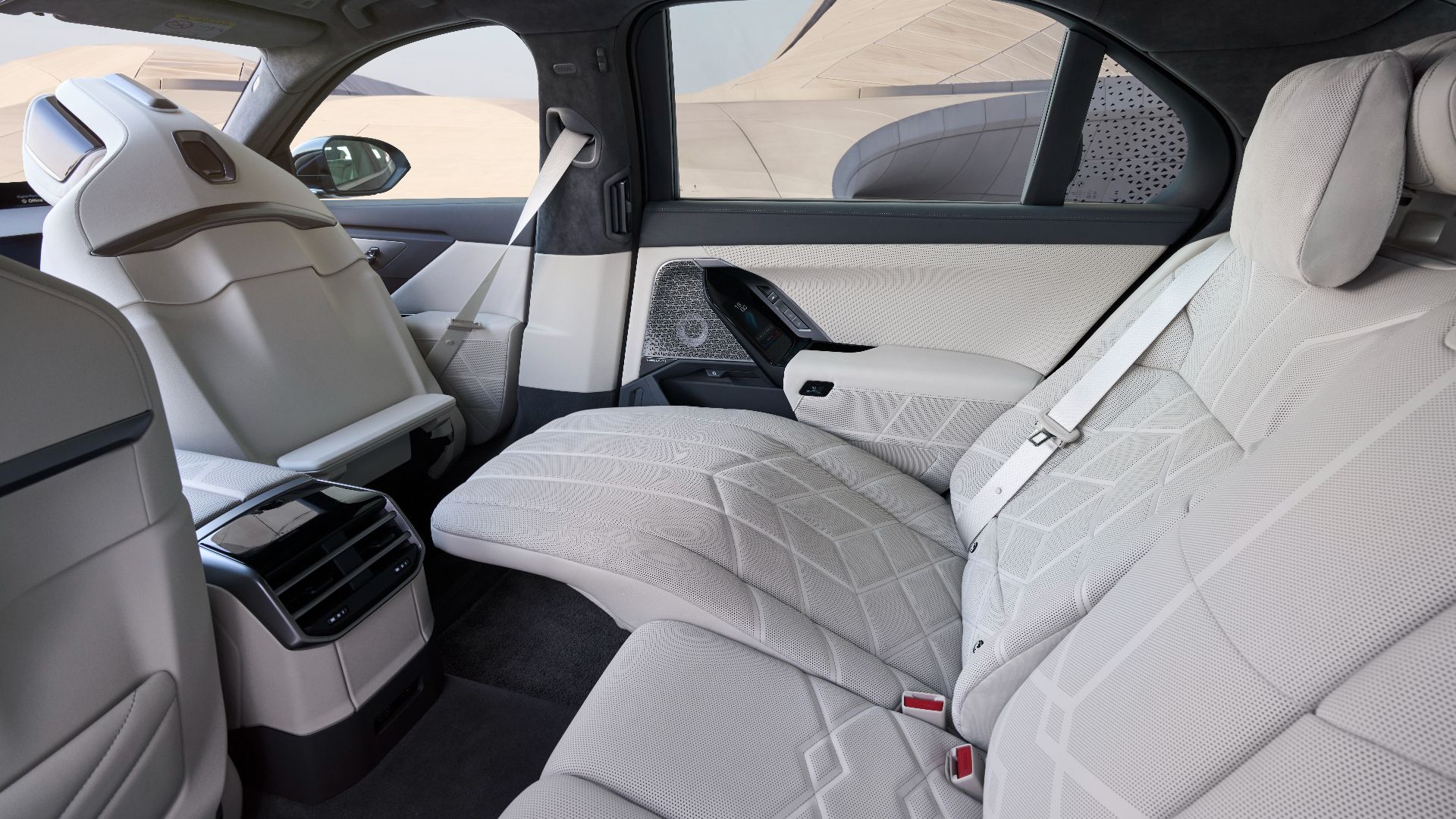 2027 BMW 7 Series Gets Neue Klasse Tech, New i7 Range And Power