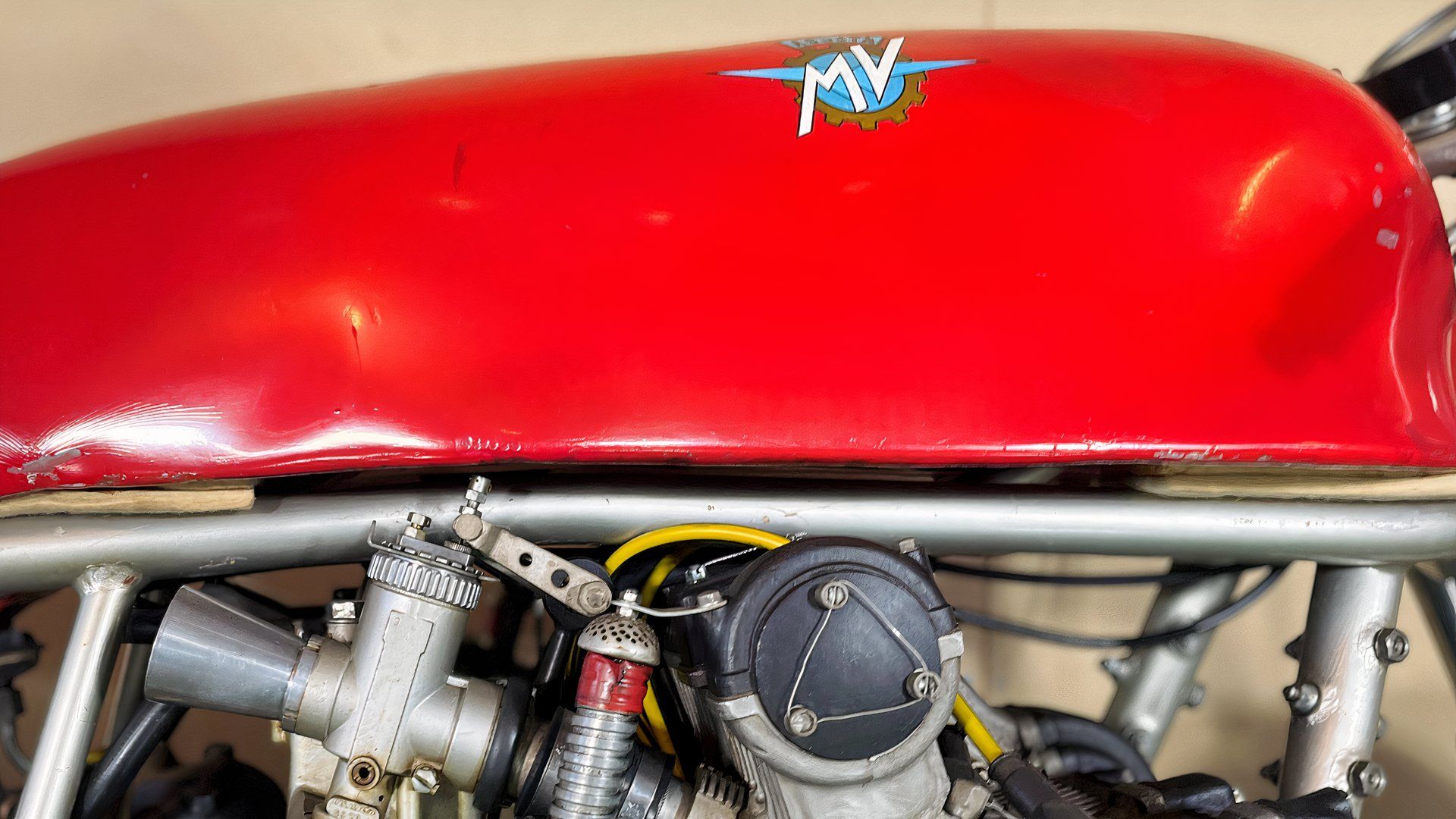 特価 PROTAR 1/9 MV AGUSTA 500cc 3CILINDRI 1/9 MV AGUSTA 3 cylinder Protar (Italeri) - YouTube