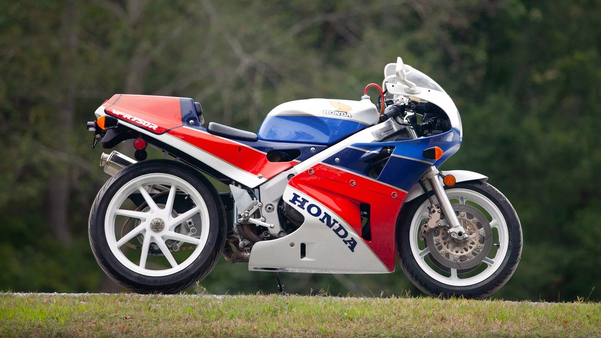 Honda VFR750R RC30: The First WorldSBK Homologation Special